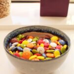 Lacasitos Gragea de Chocolate con Leche Recubierta con Azúcar Coloreado 1 kg - Imagen 2